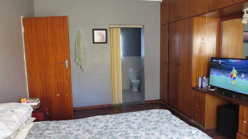 4 Bedroom Property for Sale in Oostersee Western Cape